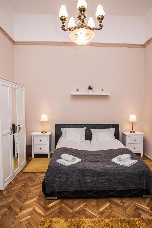 Fullmoon Apartments 1 Segedyn Zewnętrze zdjęcie